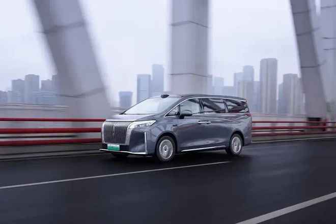 起价3098万！对标埃尔法全新高山行吗？(图5)